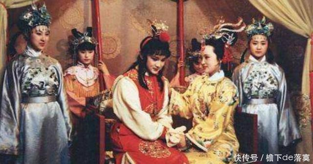 红楼梦里3个太监戴权和这2人把贾家当取款机,原因只有一个!