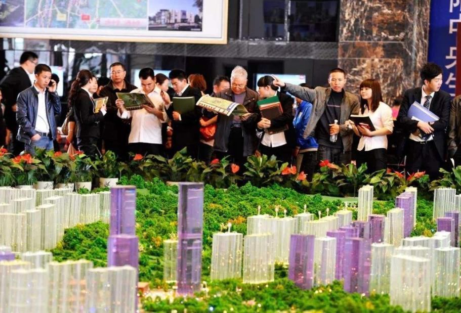 房市|如果手上有四十万,到底是存钱好还是买房好呢?说出来你可能不信