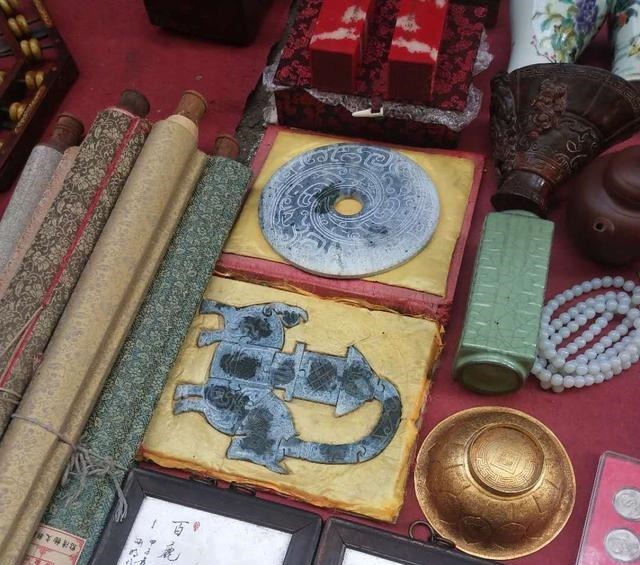 捡漏|潘家园与鲁园,都是旅游城市有名的古玩市场,游客到这里能捡漏吗