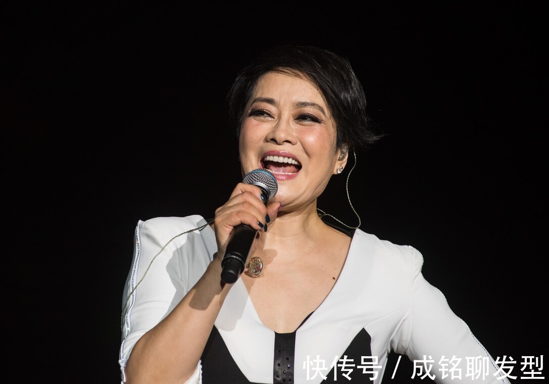 头顶 看了58岁毛阿敏的短发发型,终于明白了方脸型,为何适合短发了