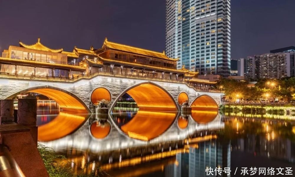 泰国|【全球FUN享】色达的昼与夜，转山转水转佛塔