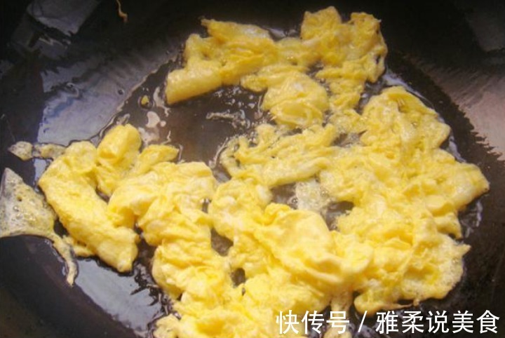 做番茄炒蛋，牢记4点窍门，鸡蛋软嫩，番茄鲜香，汤汁浓稠下饭香