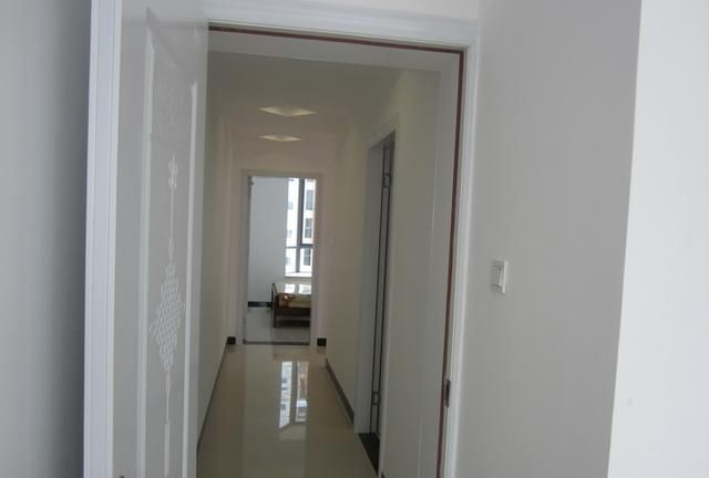 装修|没钱只能刷白墙,88平简单装修只花6万,邻居都说不相信!