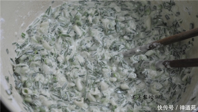 春天别只会吃韭菜!早餐试试此物,比韭菜香,比白菜补,淡化白斑