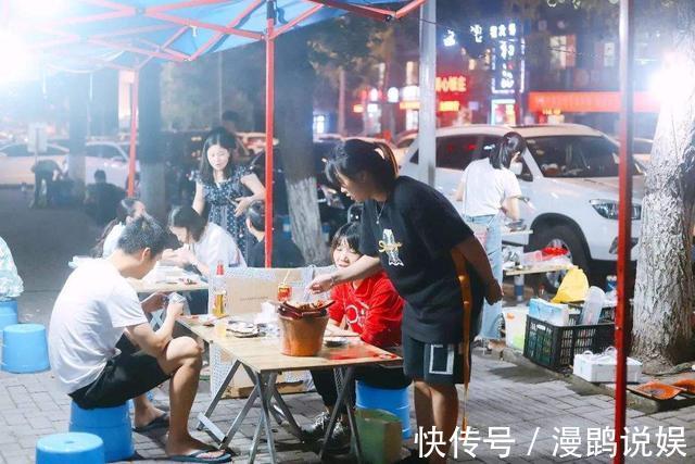 吃货|孕妇遛狗2小时未回,丈夫沿街地毯式搜索,找到后却装没看见