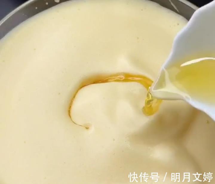 玉米油|做蛋糕，不用烤箱，教你一招，细腻蓬松，香甜可口，好吃又省事