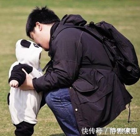 自然分娩|妻子生双胞胎途中去世,丈夫悲伤中给双胞胎起名,感动了无数人