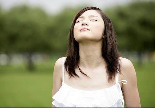 臭女人|女人三处“臭烘烘”,卵巢或已开始“早衰”,很多人都没在意