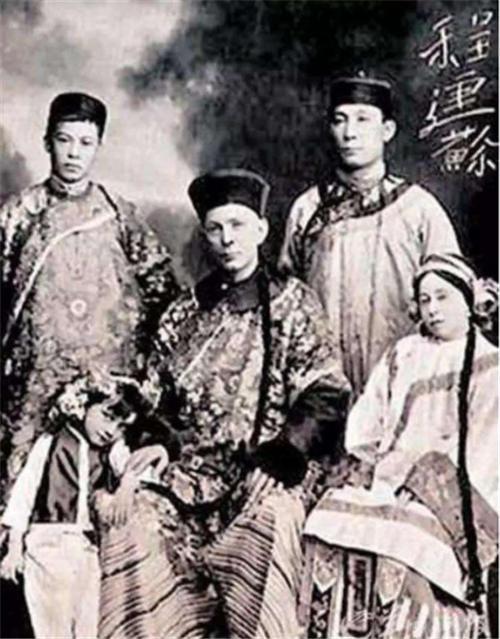 子弹$美国“火云邪神”:擅长表演徒手接子弹,最后一次没接住,悲剧了