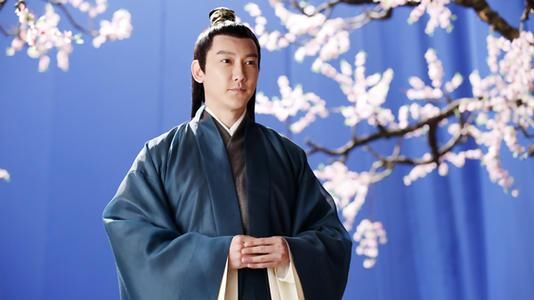 他是知名主持人,颜值不输撒贝宁,转行当演员,凭《山河令》大火