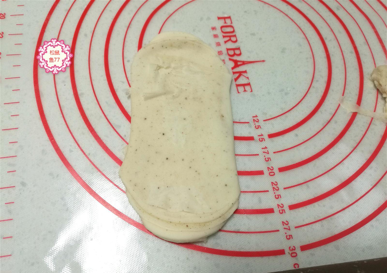 薄薄的皮儿脆脆的壳儿，一捏就碎一碰就掉渣，这个烧饼真香！