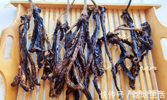 秀厨娘|秋天，碰到此菜别手软，整它100斤，晒干囤起来，过了这阵就没了