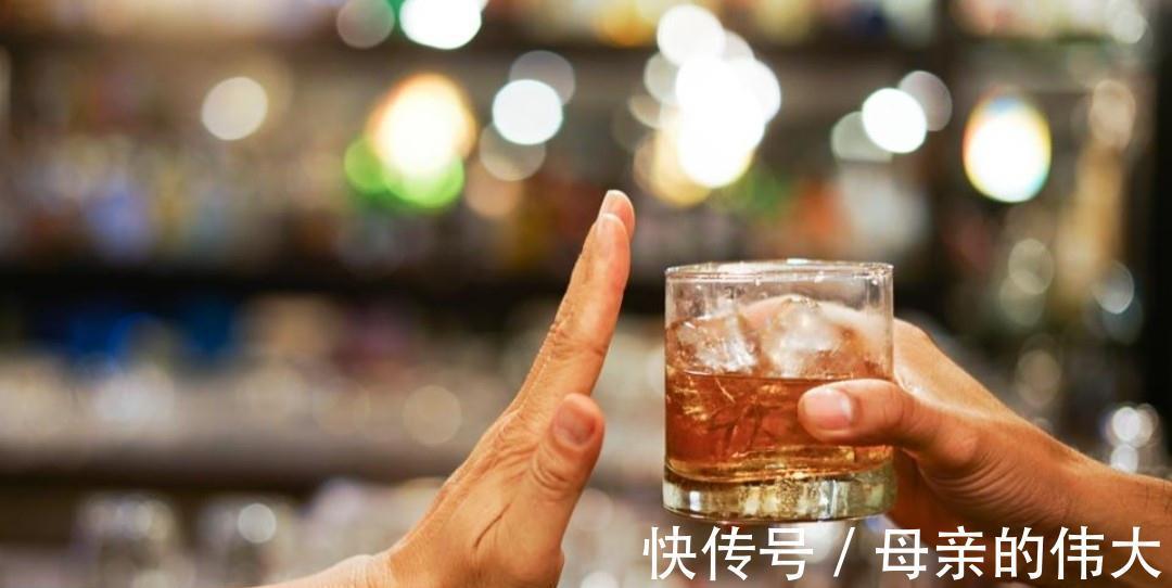 父母|在育儿路上,父母总是更需要安慰的那一个