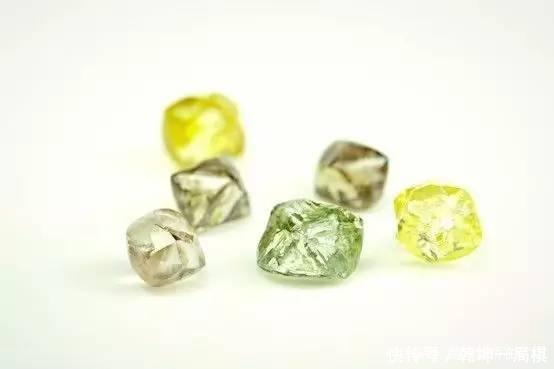 钻石的原石原来长这样,而且仅需这几招就可以鉴别