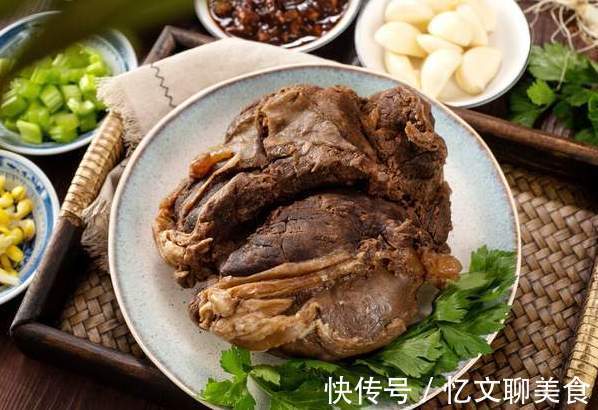 卤肉|做酱牛肉要不要先焯水卤肉店师傅教我正确方法,酱香浓郁又入味