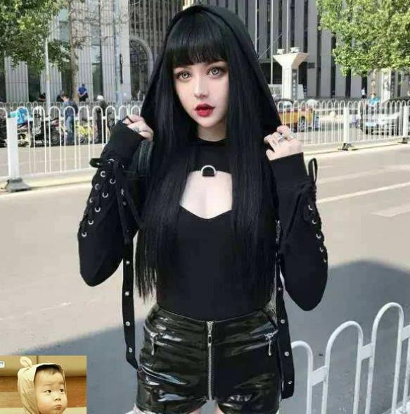 萝莉|黑暗萝莉卸妆后风格大变,眼睛大到可怕,好似真人芭比