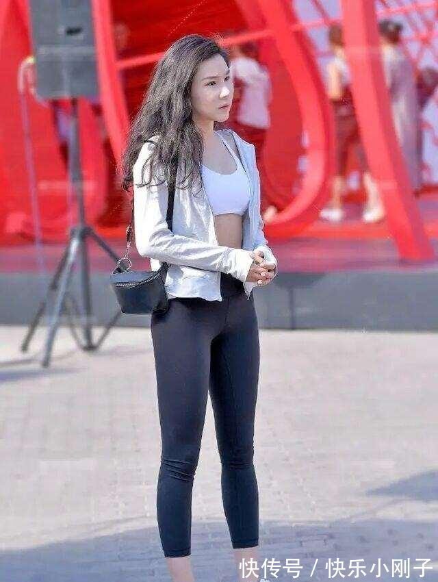 女生 气质出众的打底裤搭配技巧,用心挑选和搭配的女生,走路带风