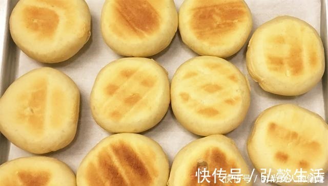 3个鸡蛋，一碗面粉，老阿姨教你做喜饼，口感细腻香甜柔软