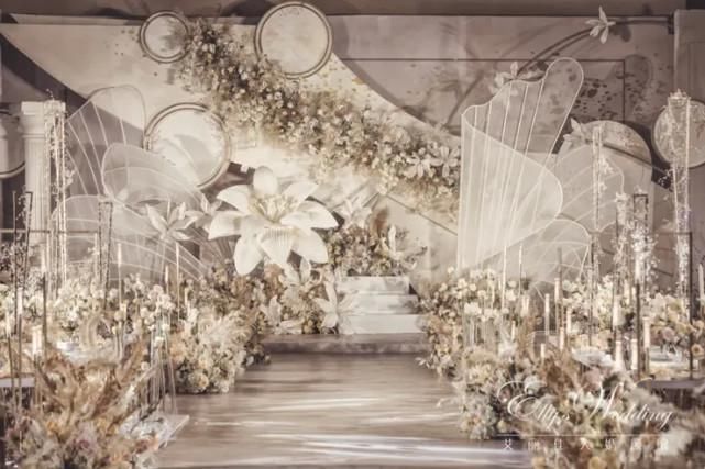 精致饱满又不失时尚感的香槟色系婚礼，这种风格的婚礼你喜欢吗