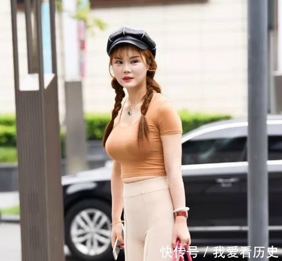 清纯|路人街拍:穿着清新洋气气质清纯的小姐姐,不失妩媚不失时尚!