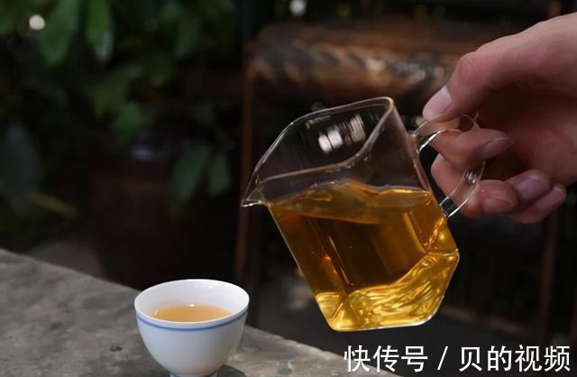 白开水|长期喝茶与长期喝白开水,哪个更健康?