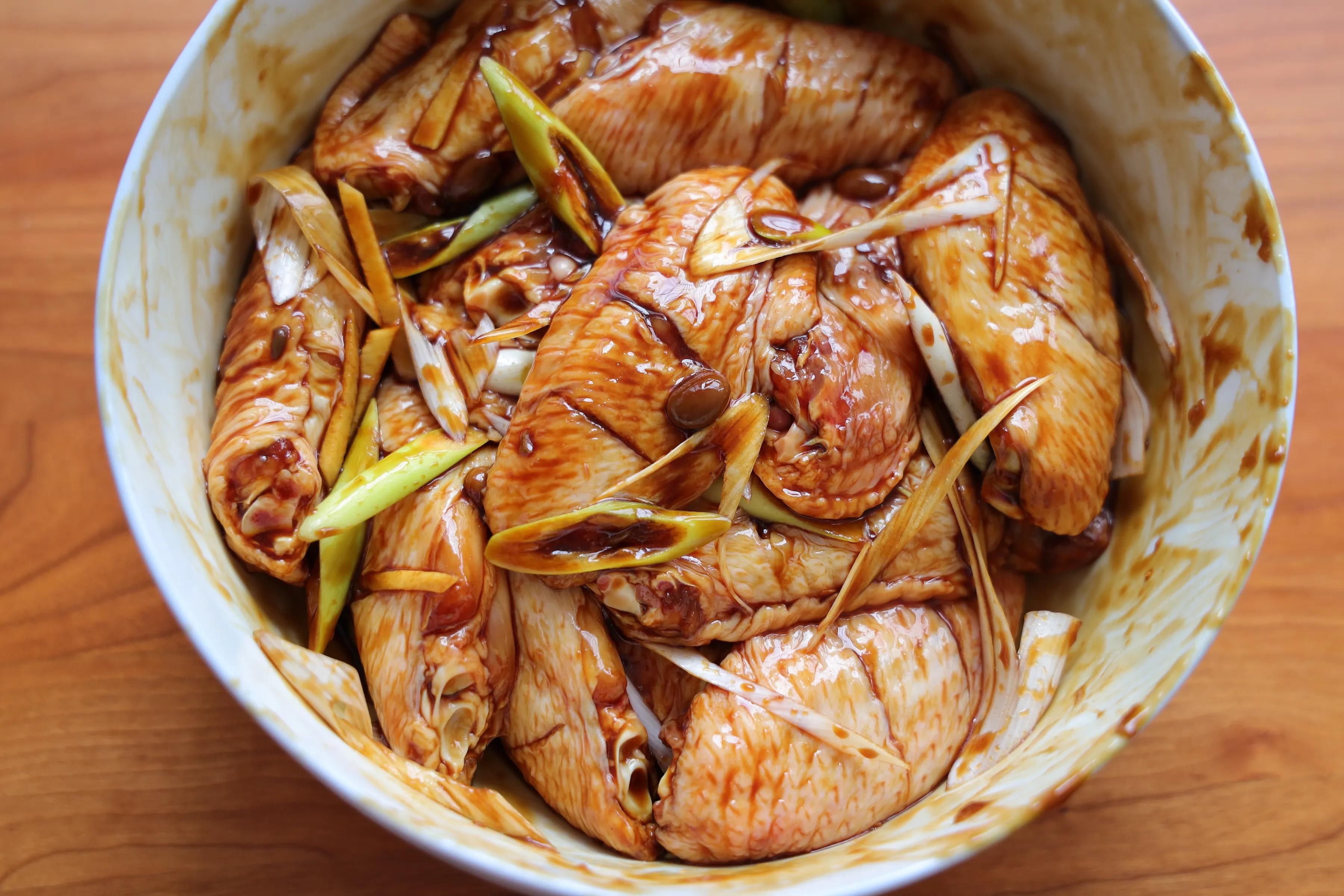 黄豆酱|秋天，一定要试试鸡翅这吃法，比可乐鸡翅好吃更健康，孩子吃嗨了