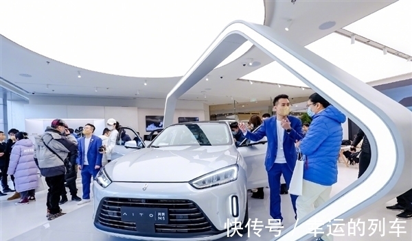 问界|网传赛力斯为华为代工造车 小康股份否认:长期合作伙伴