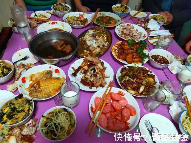 晒周末不同家庭的晚餐,有的丰盛,有的温馨,看完想去蹭饭