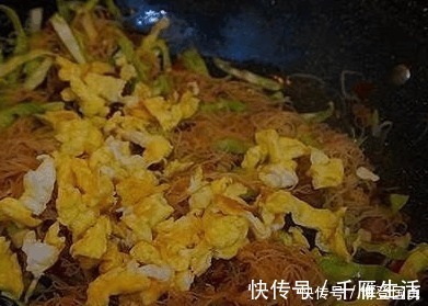 烧菜|这道菜我每星期都会做一两次，儿子爱吃又可以当饭吃省得烧菜了！
