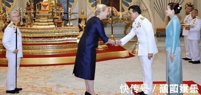 发饰 苏提达模仿茜茜公主,将“钻石星星”戴头上,美艳不足端庄有余!