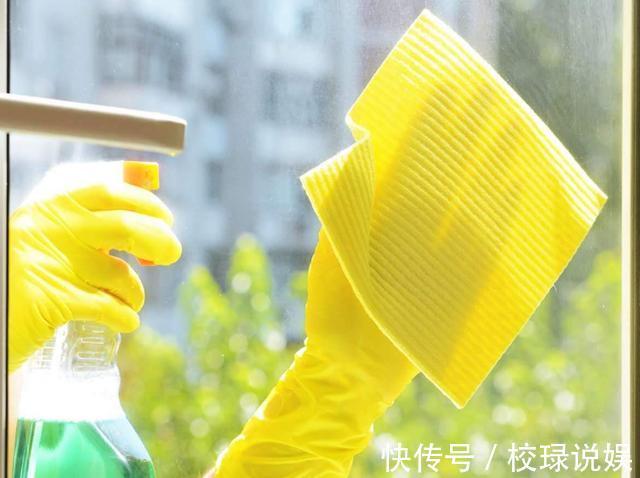 窗户总是擦不干净3种调料加水,胜过清洁剂,好用又省钱