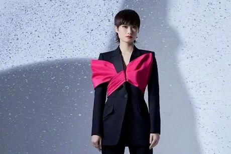 杨丞琳追星Lisa，意外暴露《青你3》导师阵容，节目组：小丑是我自己？