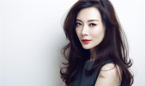 女人|女人年纪上去了,尽量少剪后2种发型,刻意装嫩还没气质