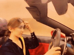 |搞笑GIF:妹子厉害了,果然是道高一尺魔高一丈啊