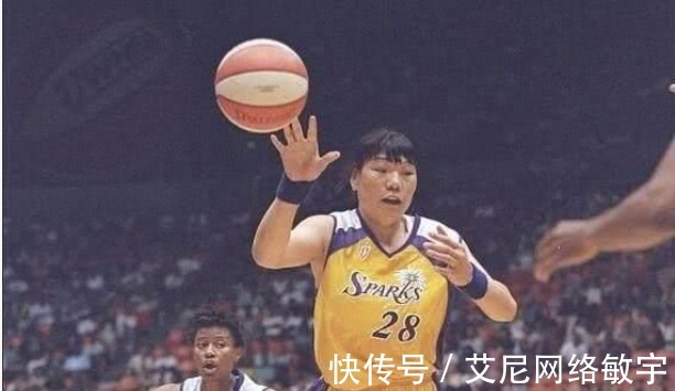 篮球|52岁女篮巨人郑海霞,结婚9年无儿女,原因心酸!