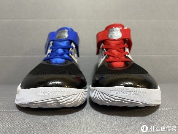 过年给小朋友买双鸳鸯颜色的Nike Team Hustle D 9