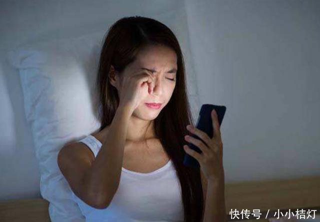 眼睛|建议女生涂眼霜时要避开这3点“误区”,不然眼霜再贵也没效果
