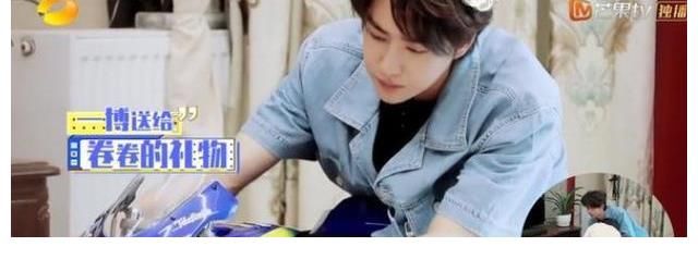 小山桃|街舞小黑屋規(guī)則升級(jí)：王一博雖然不懂女孩心思，送禮物卻難不倒他