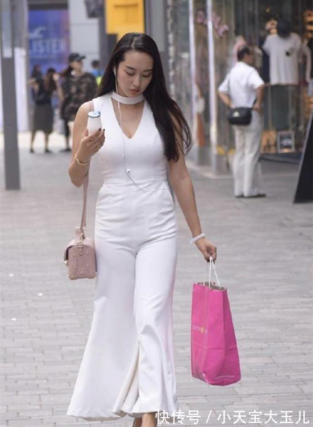 穿衣 女人“肥美”如何穿衣,试试“3种”不同搭配,也许会扭转劣势!