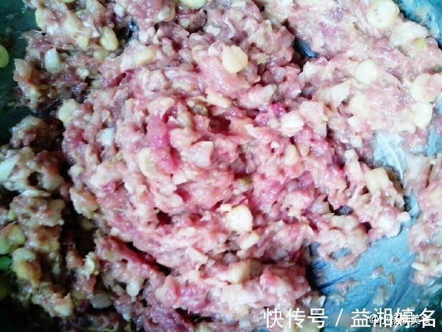 快餐|汉堡别再买了，自己在家，不用烤箱，不用油炸，10分钟就能搞定