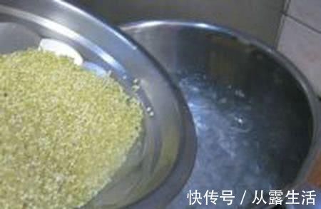 维生素b族|煮小米粥不能直接用冷水煮,煮前加一个步骤,煮后粥黏稠米油还多