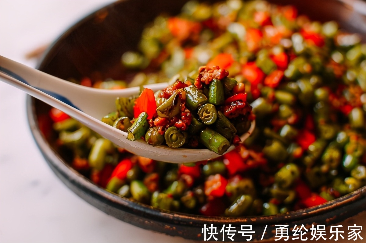 做法|开胃下饭的干煸四季豆，做法简单，香辣开胃，全家都爱吃