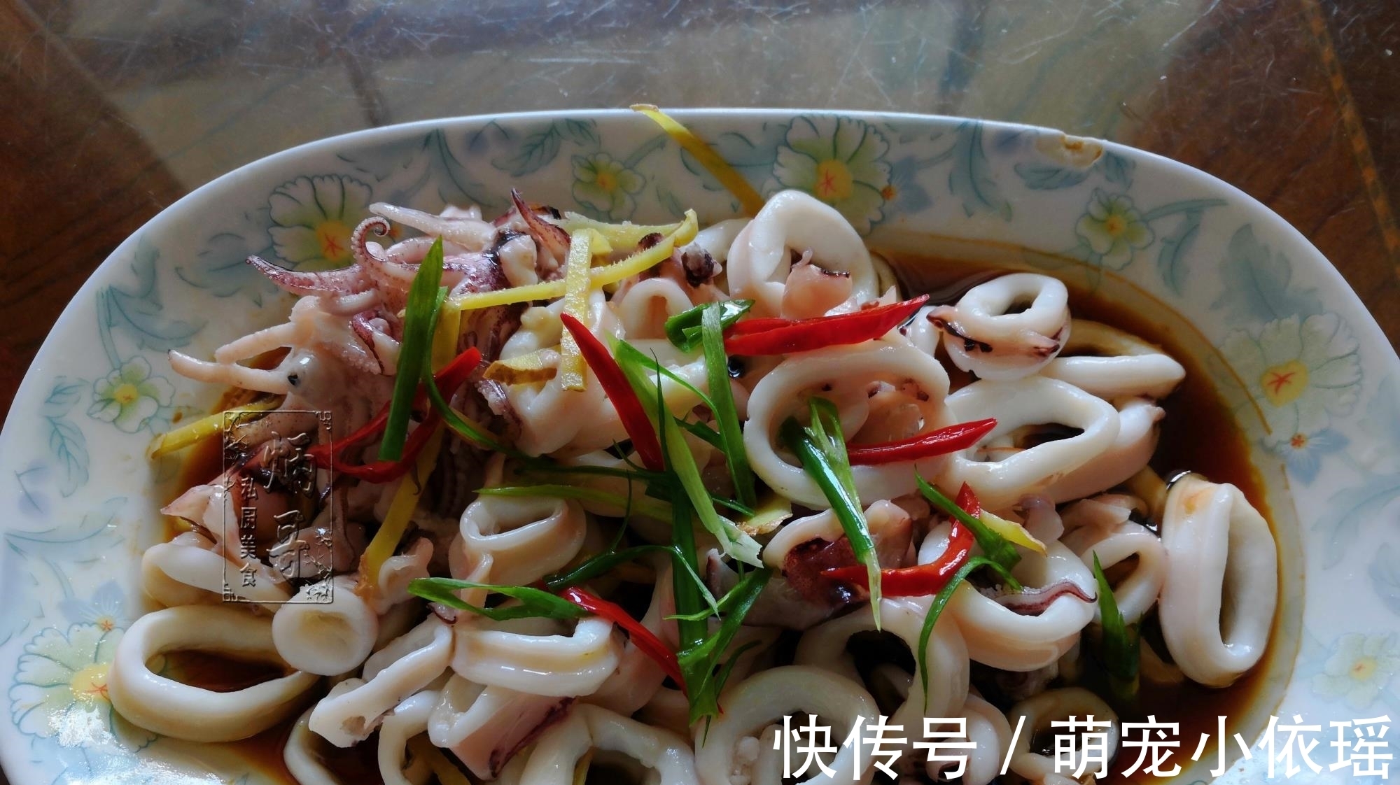 水煮面|表妹晒待客晚餐,网友:南方人真舍得吃,这餐饭没七八百下不来吧