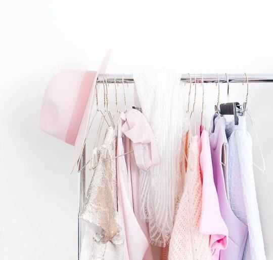 今天春天的3种流行色，提升气色还减龄，百搭时髦不挑人