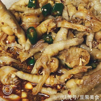 网红名吃酸辣鸡爪，看剧必备还超级简单