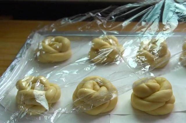 学会这样做面包,再也不用出去买着吃了,喜欢赶紧收藏起来吧