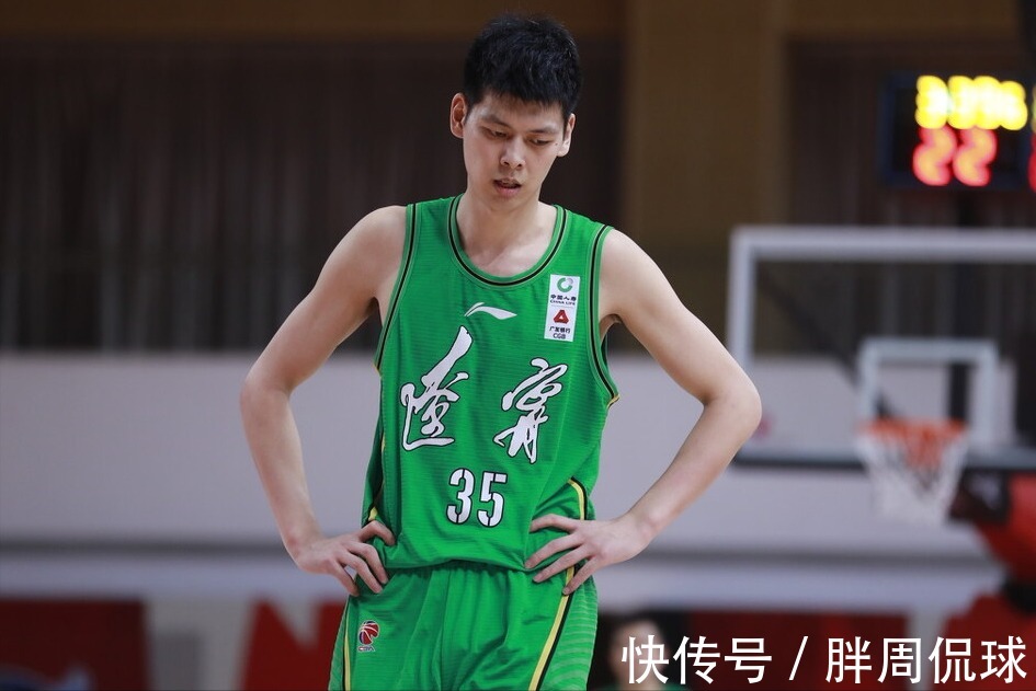 高诗岩|徐长锁为何弃用高诗岩?辽篮双赢交易变单赢,宫鲁鸣走错一步棋