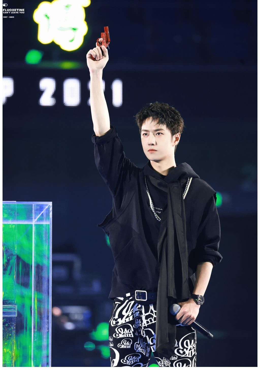 王一博和粉丝的双向奔赴王一博绿海小合集…