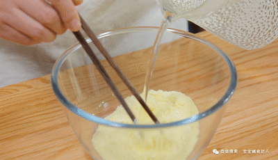 辅食|吃一次就让你忘不了的奶香玉米棒「宝宝辅食」