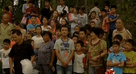 石磨|手搓潜水艇、脚踩机器人,央视的综艺才是玩得最野的那个